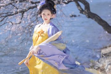 Will the Hanfu Skirt Fall Off When Stepped On? Uncover the Tying Secrets!