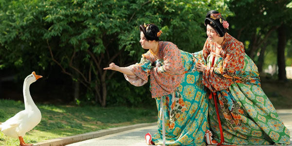 What Are We Wearing When We Put on Hanfu?