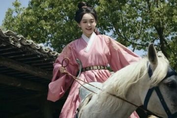 The Sporty Side of Hanfu: Tieli & Yesa Robes