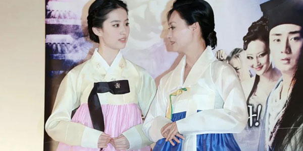 Hanbok and Hanfu: How Are They Related?