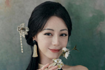 Dilraba Put This Qipao on the Global Stage