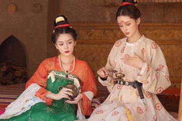 Across Millennia: The Allure of Tang Hanfu’s Evolution