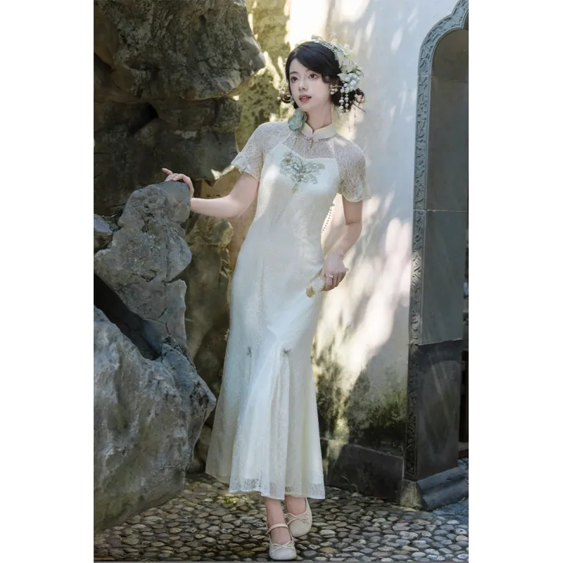 Suyun Liufang 苏韵流芳 - Qi Pao & Shawl & Bag Set