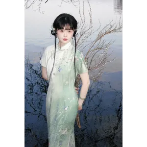 Half Spring Wanes 一半春休 - Qi Pao Set