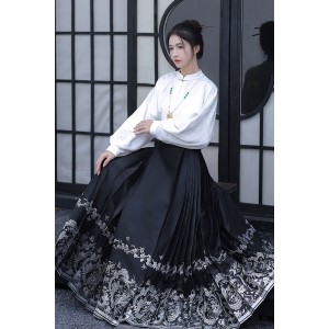 Window-Kissed Bloom 临窗照花 - New Chinese Style Coat & Mamian Skirt Outfit