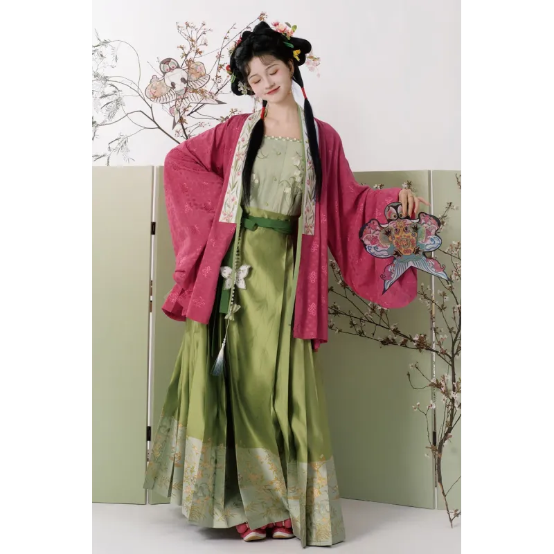 Spring Equinox 春分 - Ming Dynasty Outfit Daily Ma Mian Skirt Spring Equinox 春分 - Ming Dynasty Outfit Daily Ma Mian Skirt