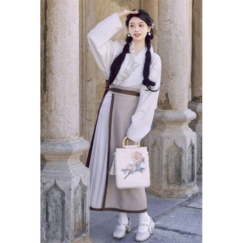 Chestnut Autumn 栗秋 - Song Dynasty Style Qiyao Two-piece Skirt Hanfu (Preorder) Chestnut Autumn 栗秋 - Song Dynasty Style Qiyao Two-piece Skirt Hanfu (Preorder)