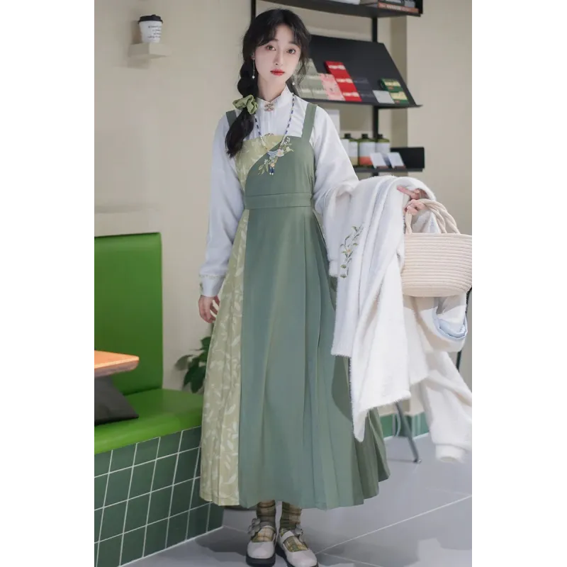 Gardenia Courtyard 庭前栀 -  Han Chinese Element Improved Hanfu
