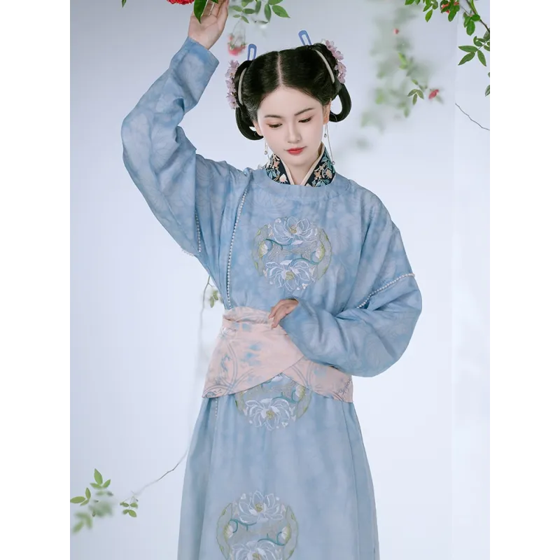 Zhao Zhao 迢迢 - Song Dynasty Style Round Collar Robe Zhao Zhao 迢迢 - Song Dynasty Style Round Collar Robe