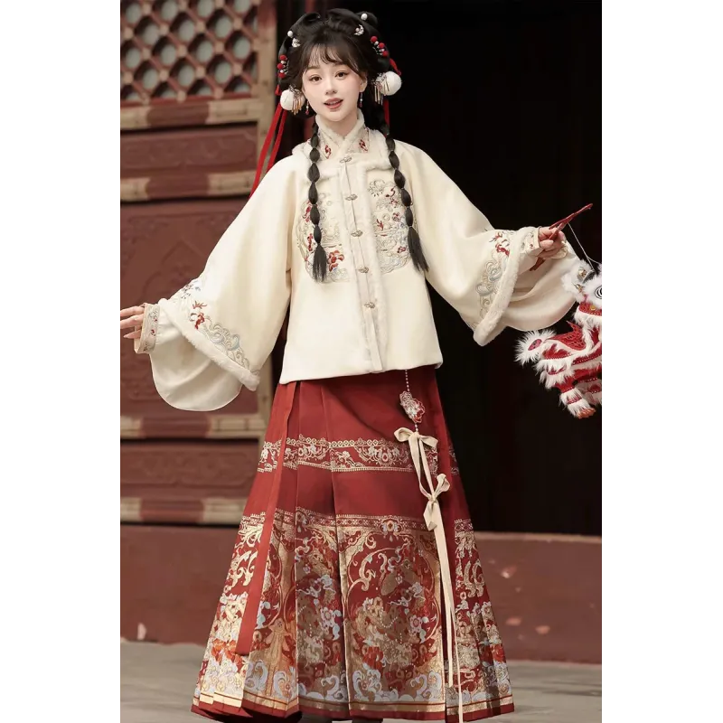 Wealth Snake 招财宝蛇 - Ming Dynasty New Year Hanfu Set Wealth Snake 招财宝蛇 - Ming Dynasty New Year Hanfu Set