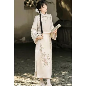 Yingzhou Yuyu 瀛洲玉雨 - Qipao & Majia Set