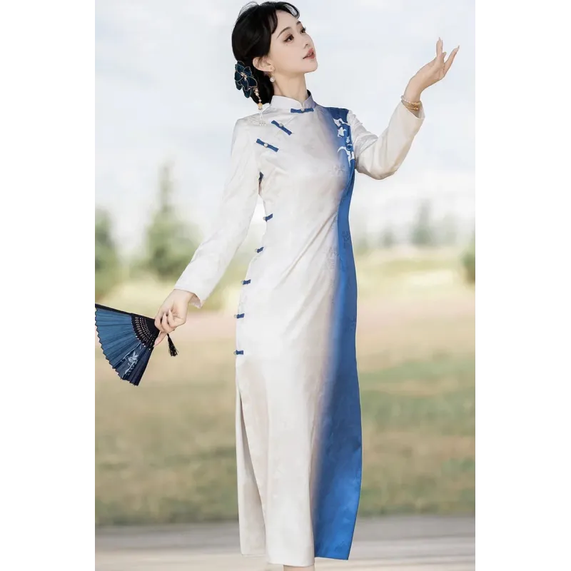 White & Indigo 窗花蓝染 - Qi Pao Set White & Indigo 窗花蓝染 - Qi Pao Set