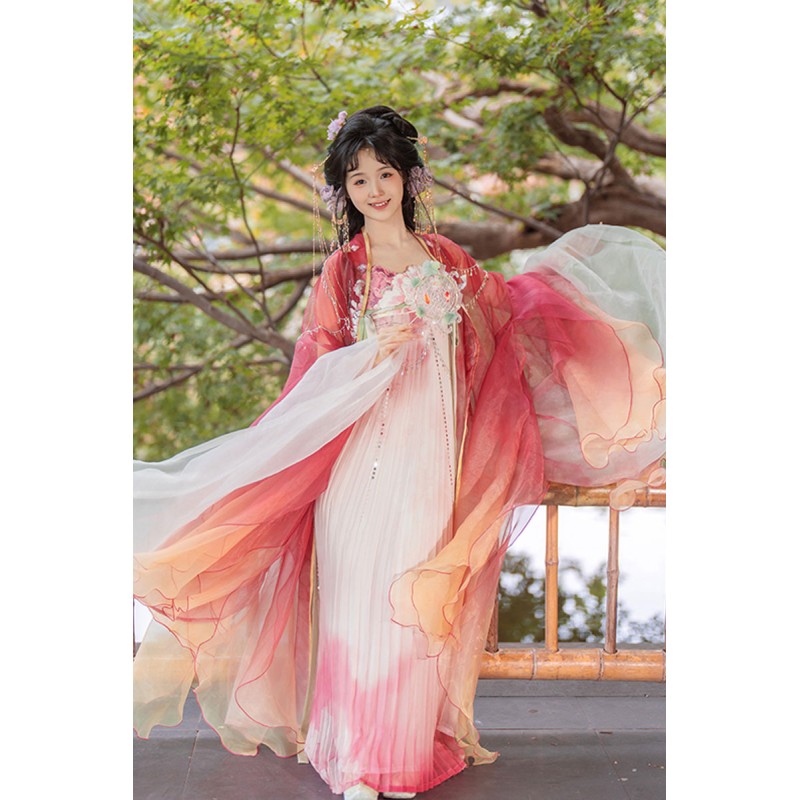 Spring Temptation 误惹春色 - Tang Dynasty Hanfu Qixiong Ruqun